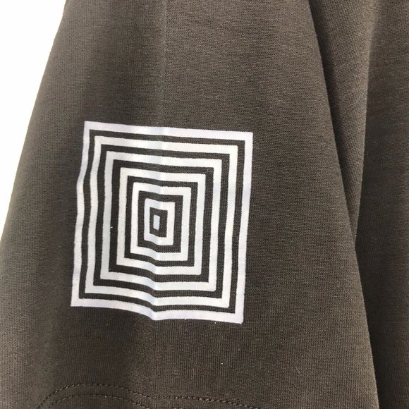 Lularoe T-Shirt Unisex Medium M Black Silver Rainbow Foil Graphic "Rad" Logo NWT - Picture 4 of 7